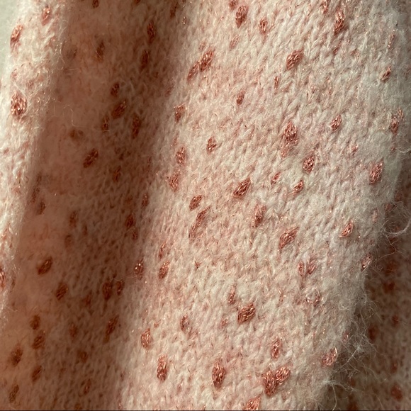 ELLE | Pink sweater with shimmer - Picture 7 of 12